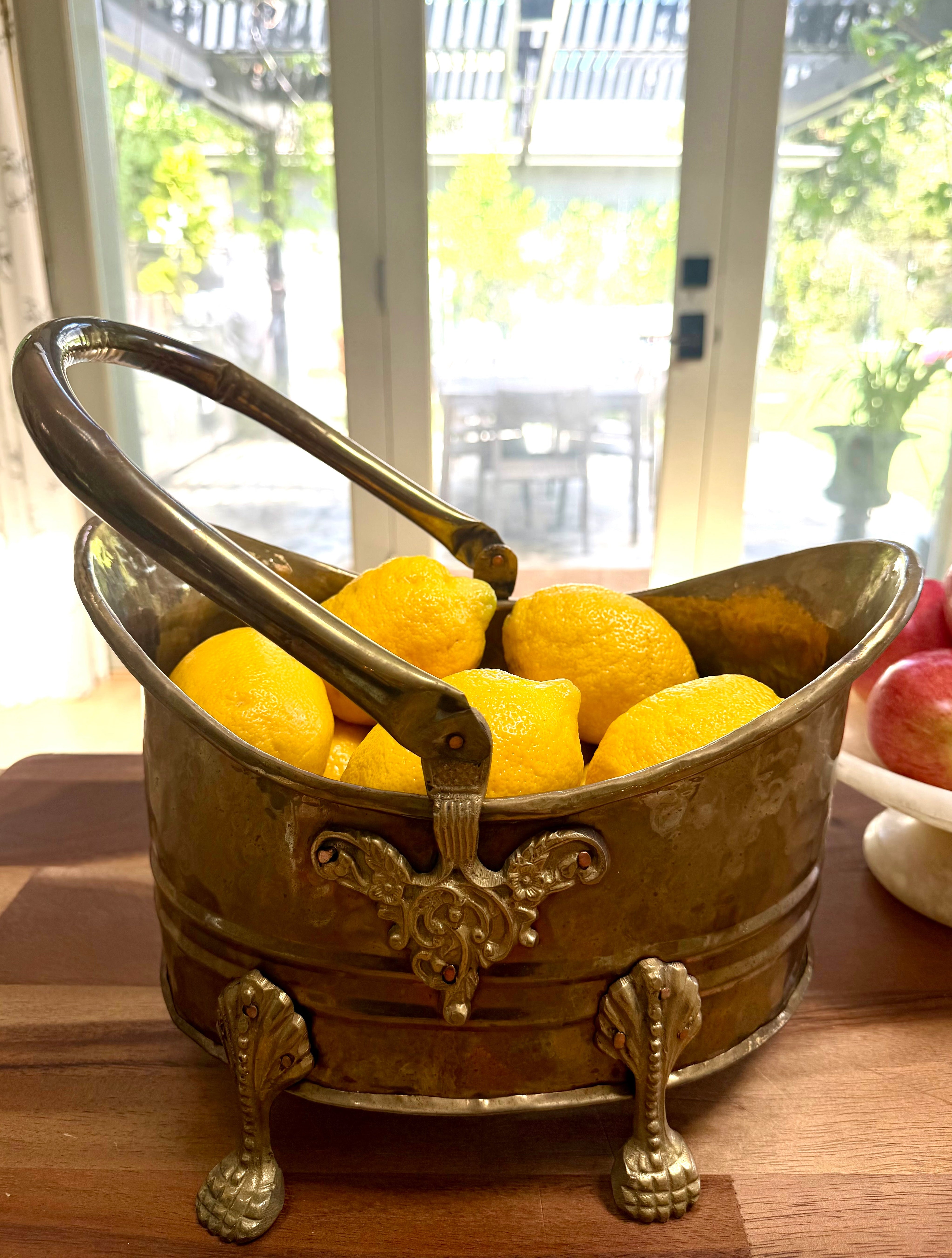 Antique Hammered Brass Coal Bucket Jardinière | Rococo Claw Feet | Planter | Champagne Chiller